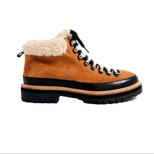 BRAND NEW women’s Sherpa boots from urban